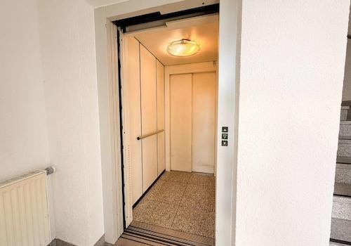 Aufzug in alle Ebenen