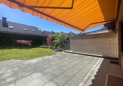 Große Sonnen-Terrasse ...