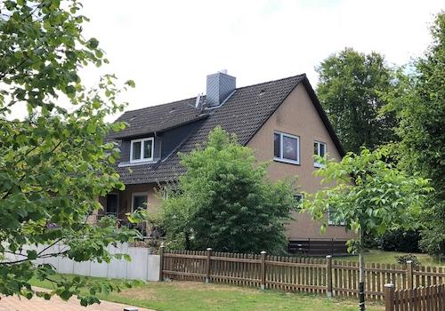 Seitenansicht vom Haus