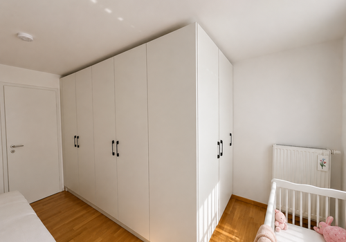 großer Einbauschrank