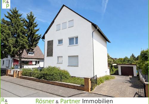 Vorderseite KI-Fassade weiß