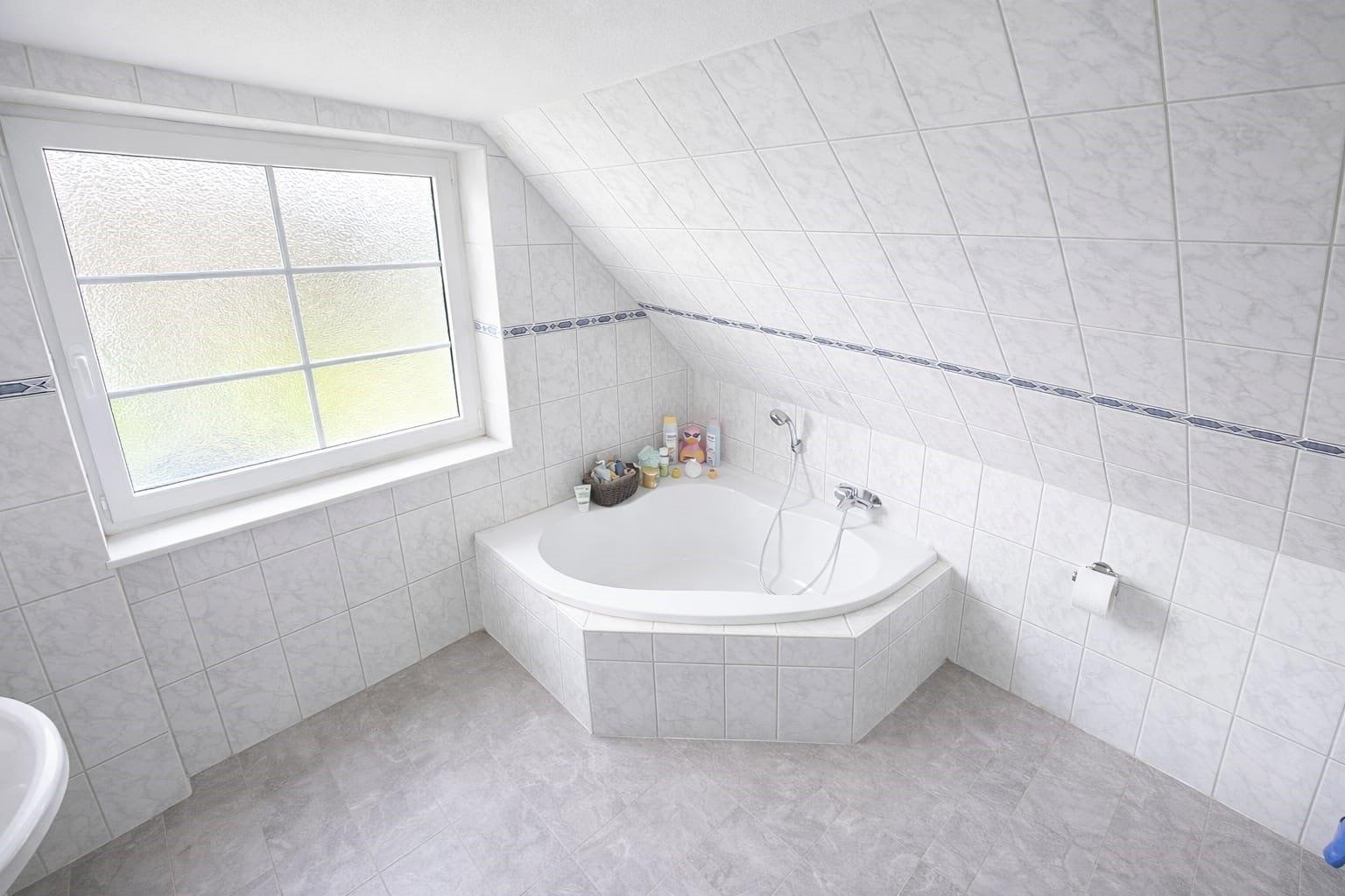 Badezimmer im Dachgeschoss