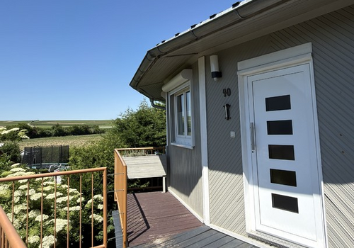 Eingang mit Terrasse
