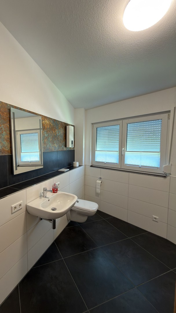 Badezimmer mit Dusche