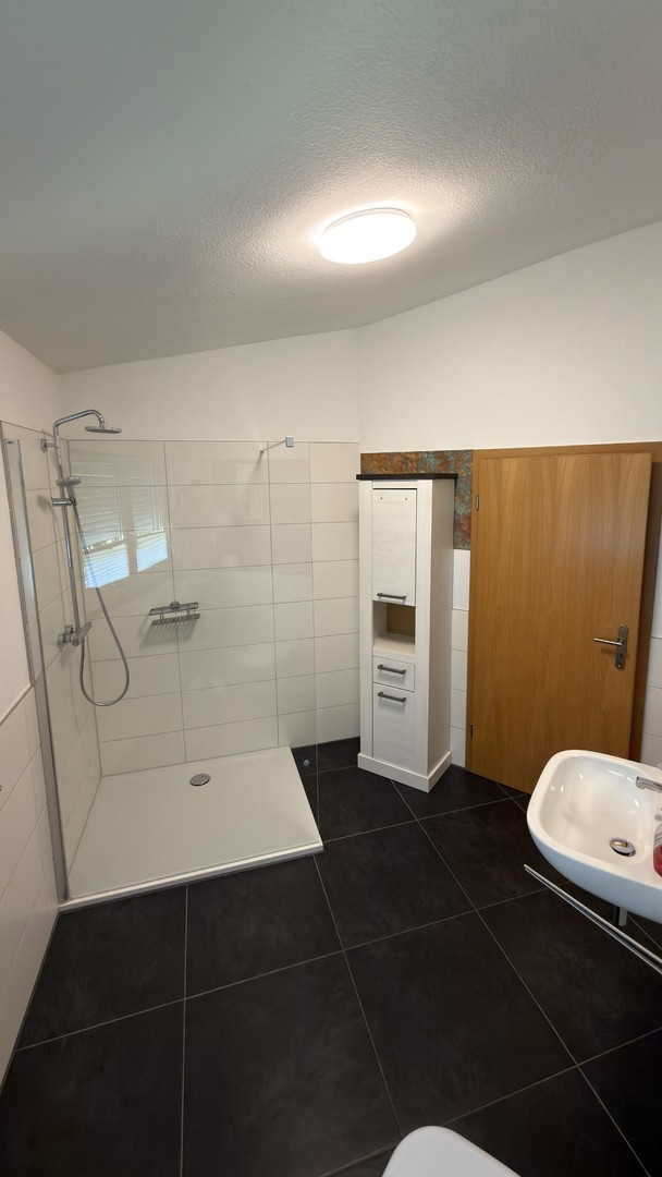 Badezimmer mit Dusche
