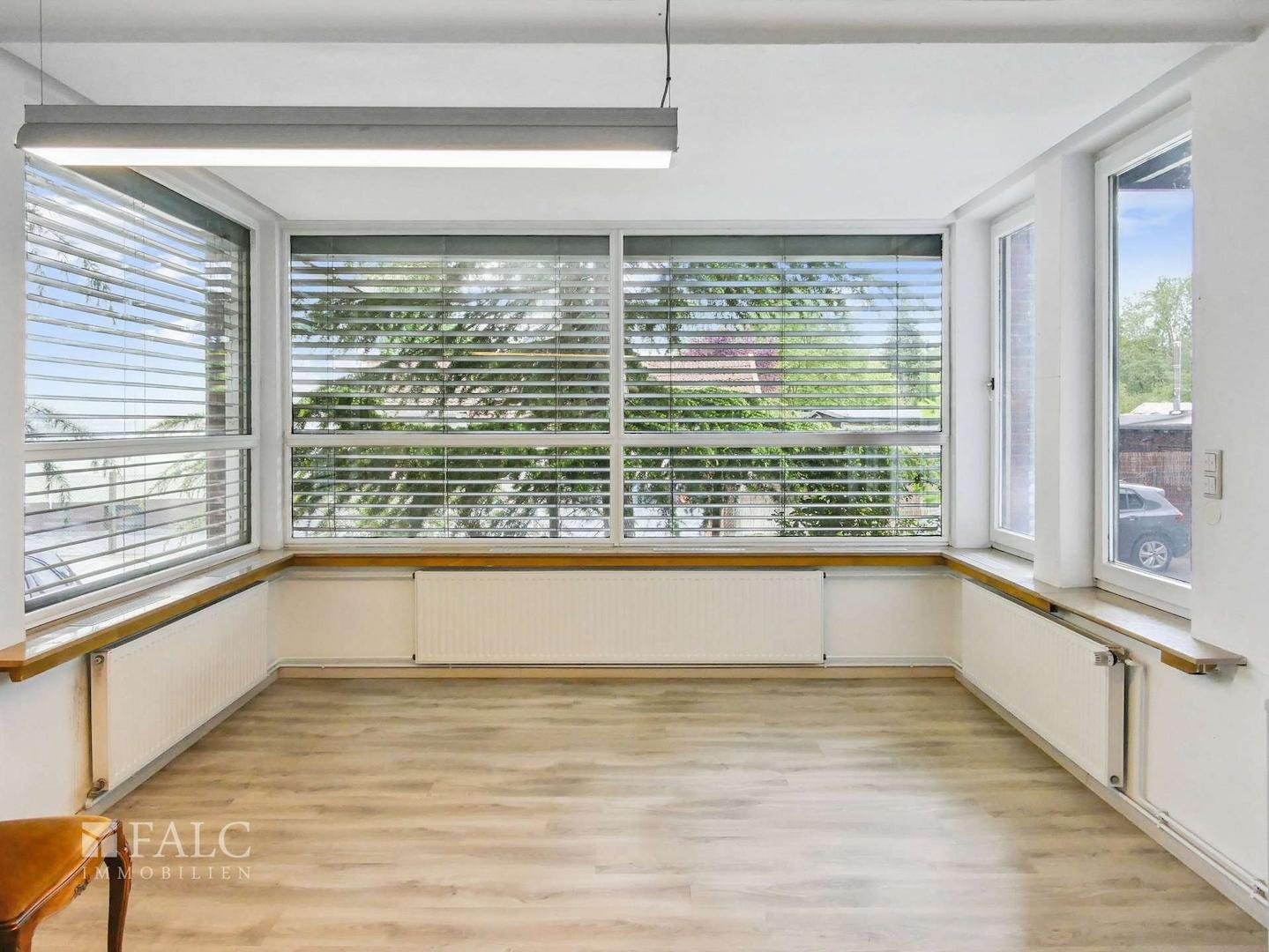 Büro EG