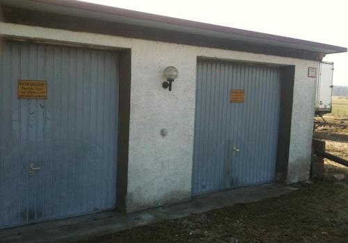 Doppelgarage mit Arbeitsgrube