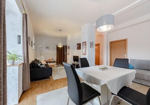 Erdgeschoss: Esszimmer