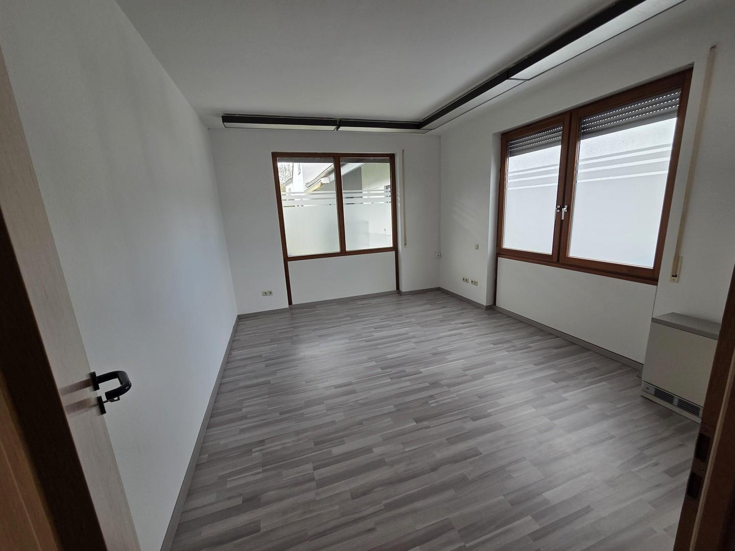 Büro 1