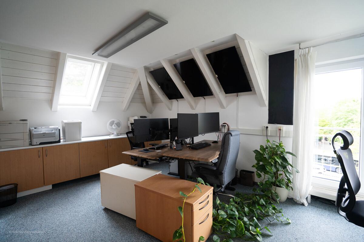 Büro 1