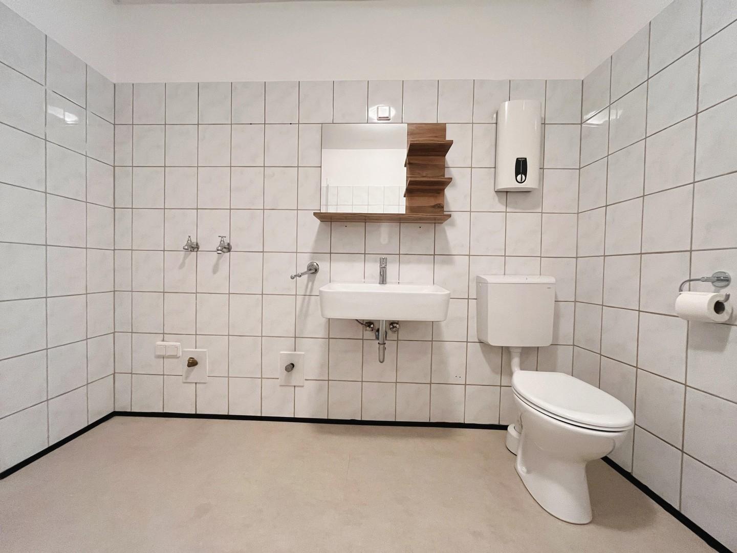 Bad mit Platz für Waschmaschin