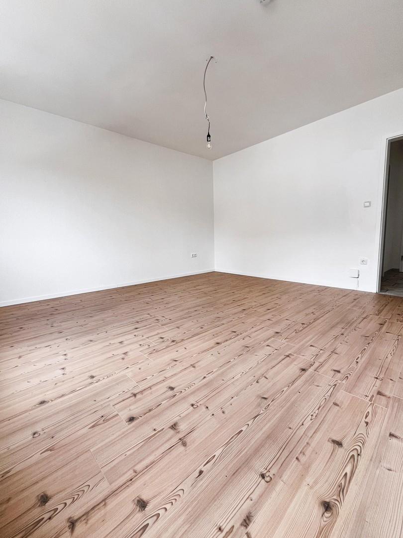 neues Laminat im Wohnzimmer