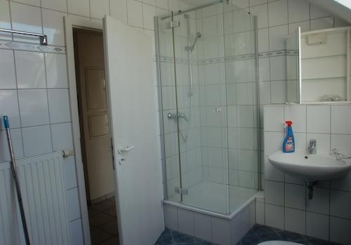 Bild mit Dusche