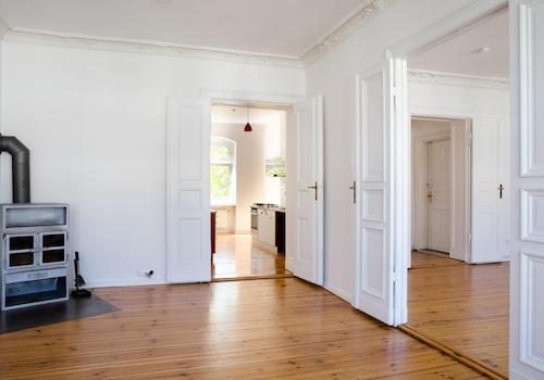 Zimmer 1 mit Blick in Zimmer 2