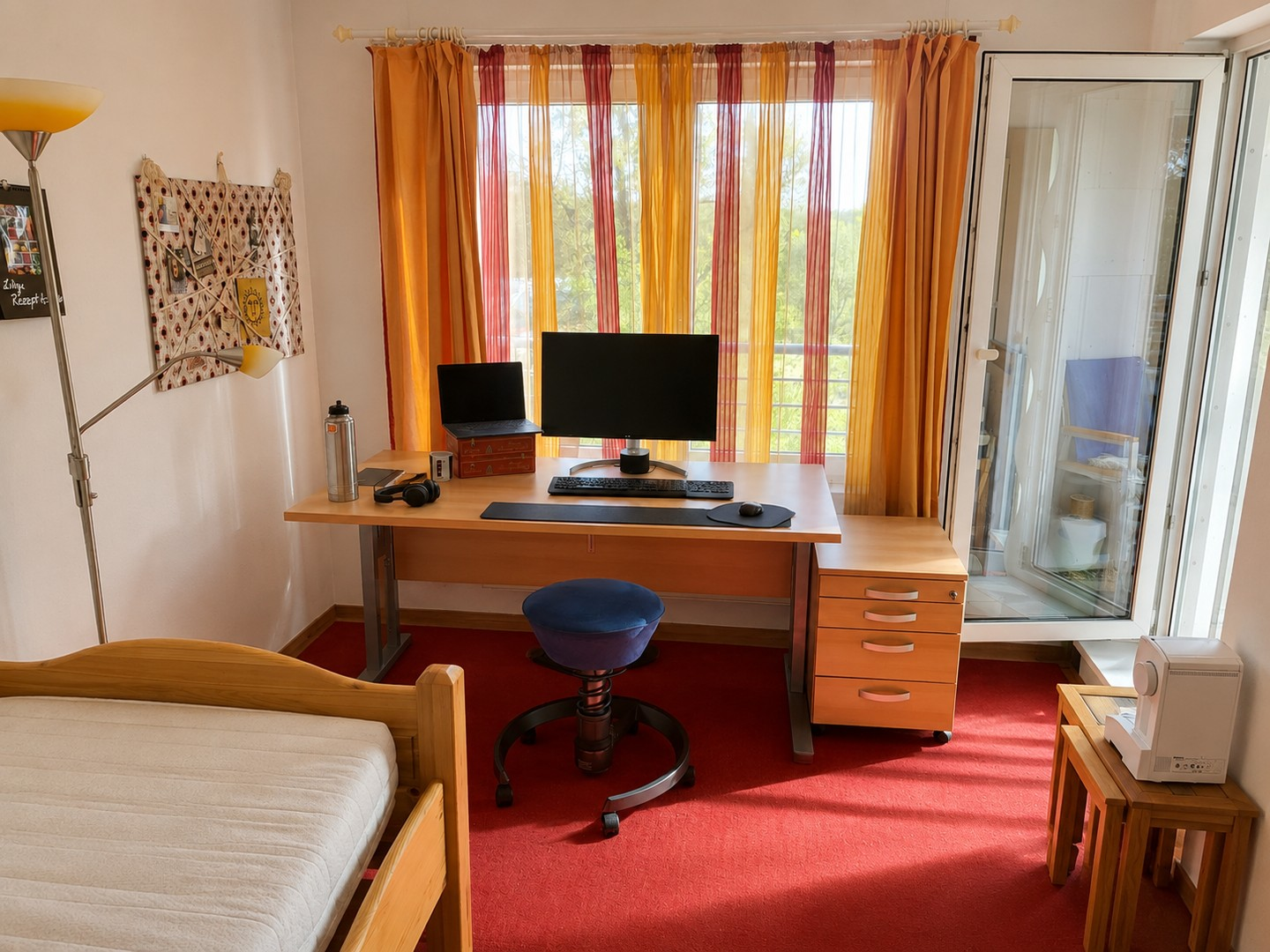 Gäste-/Arbeitszimmer