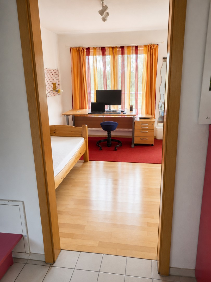 Gäste-/Arbeitszimmer