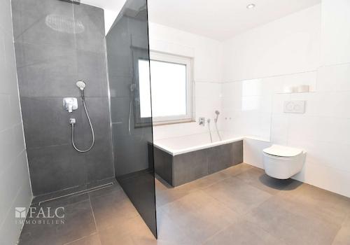Badezimmer EG
