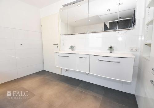 Badezimmer EG