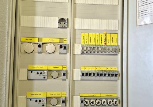 Strom Saal erneuert