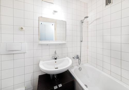 Bad mit Wanne