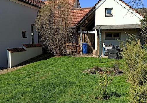 Westansicht Rückseite Garage
