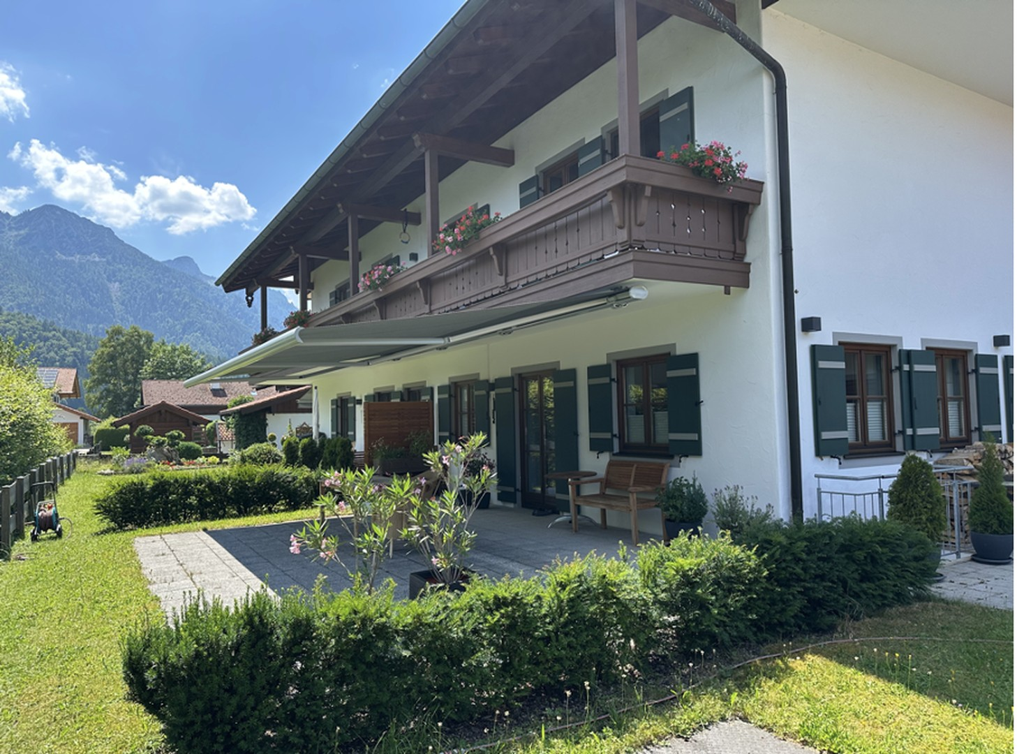 Sehr große Terrasse