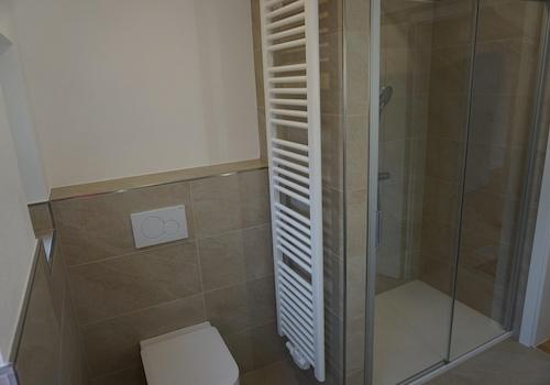Rainshower-Dusche, Handtuch-HK