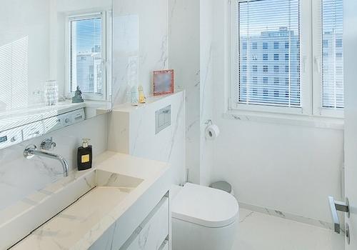 Hauswirtschaftsraum mit Dusche und WC