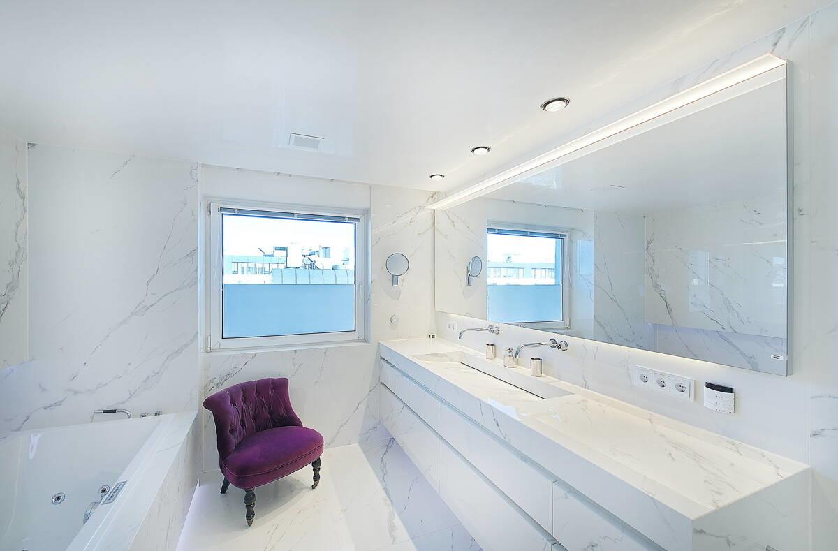 Badezimmer im OG