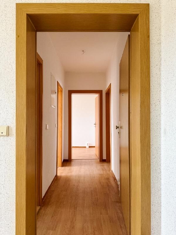 Blick vom Hausflur in die Wohnung