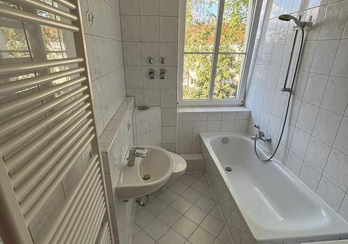 Bad mit Wanne
