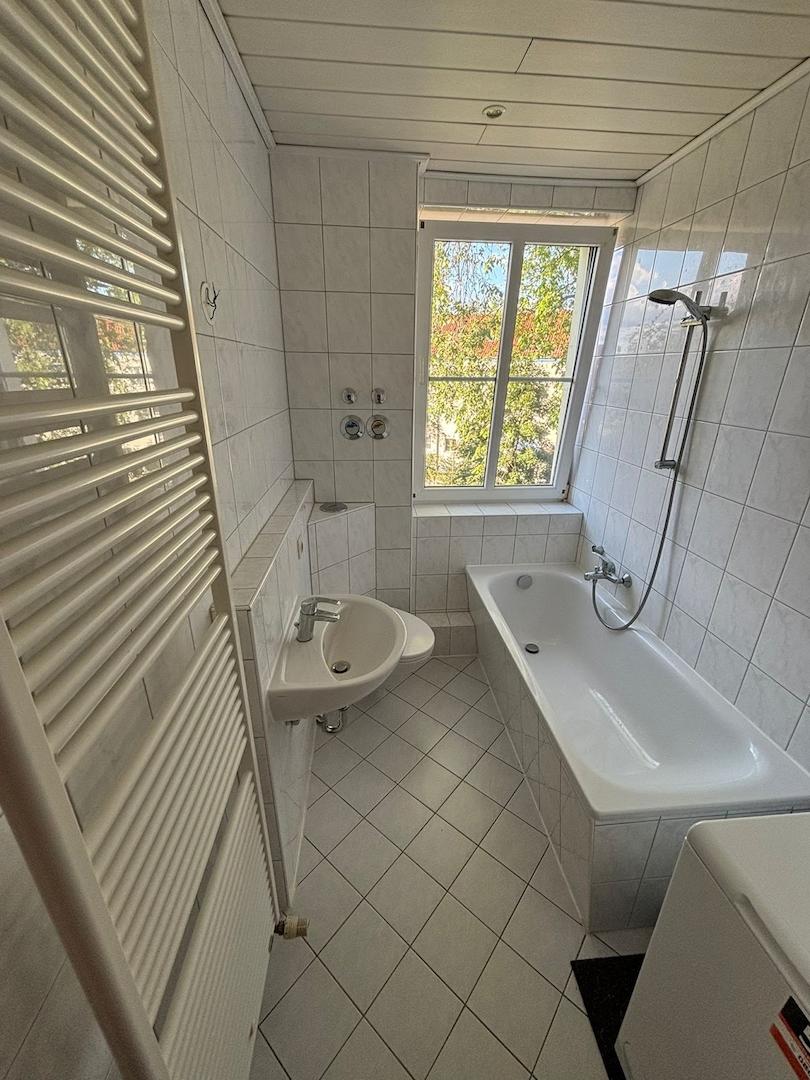 Bad mit Wanne