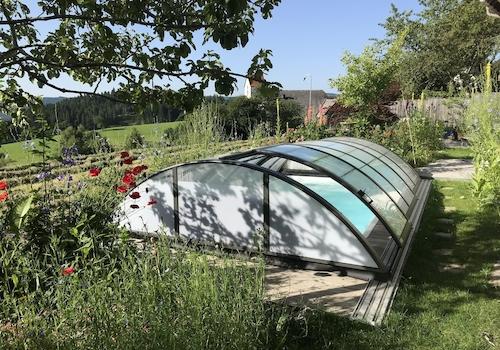überdachter Pool