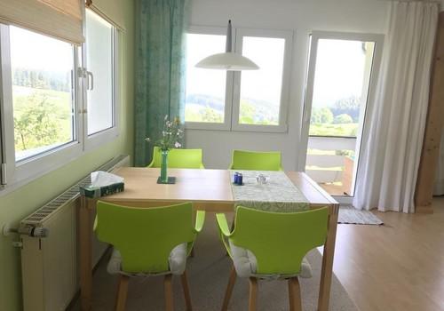 EG Essen und Balkon