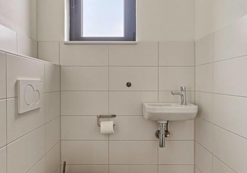 kaufen-freistehendes-ferienhaus-wolphaartsdijk-wc-gaste-recreatieadviseurs-vakantiehuistekoop-nl.jpg