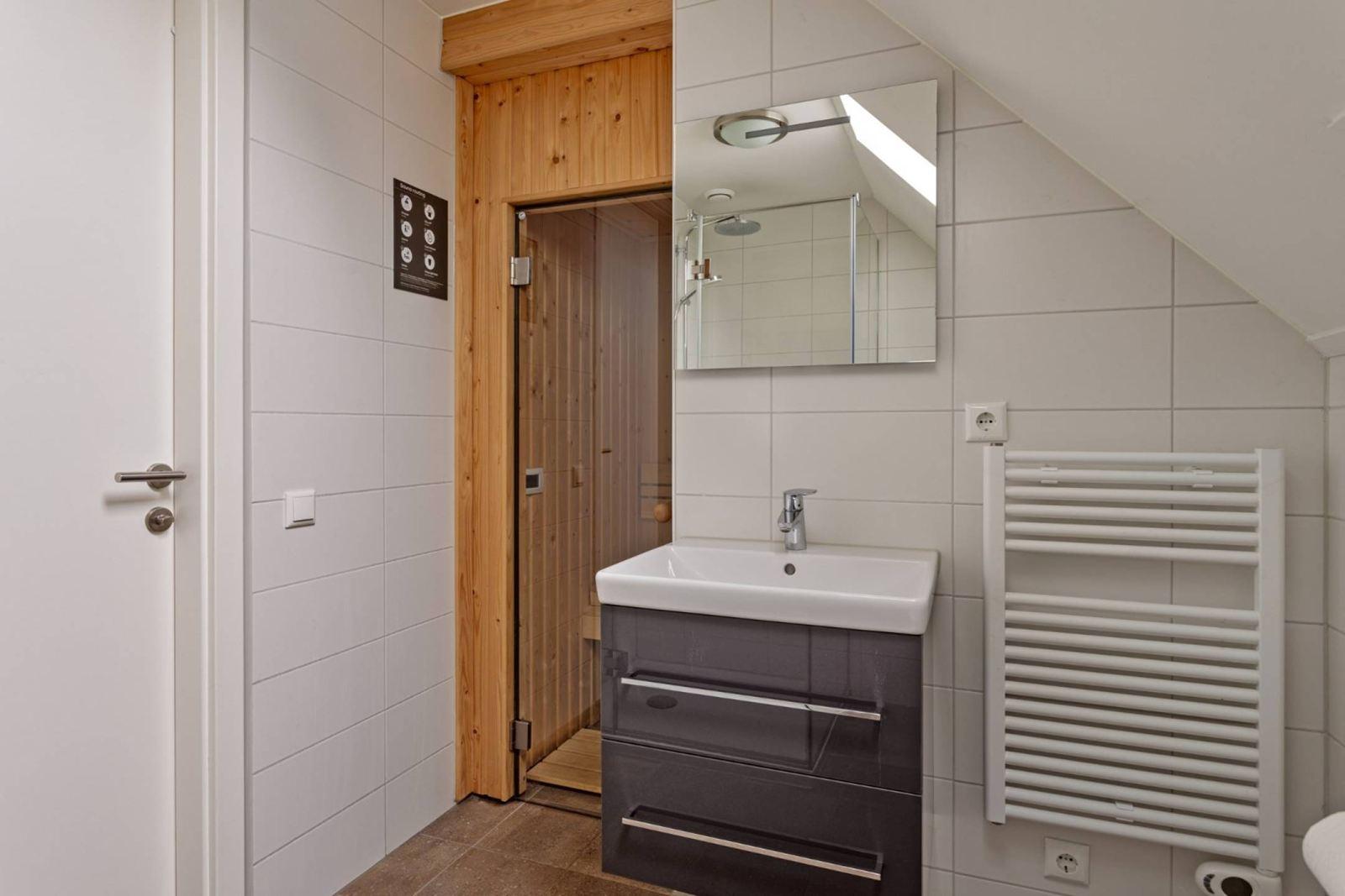 luxus-wellness-ferienhaus-wolphaartsdijk-private-sauna-recreatieadviseurs-vakantiehuistekoop-nl.jpg006