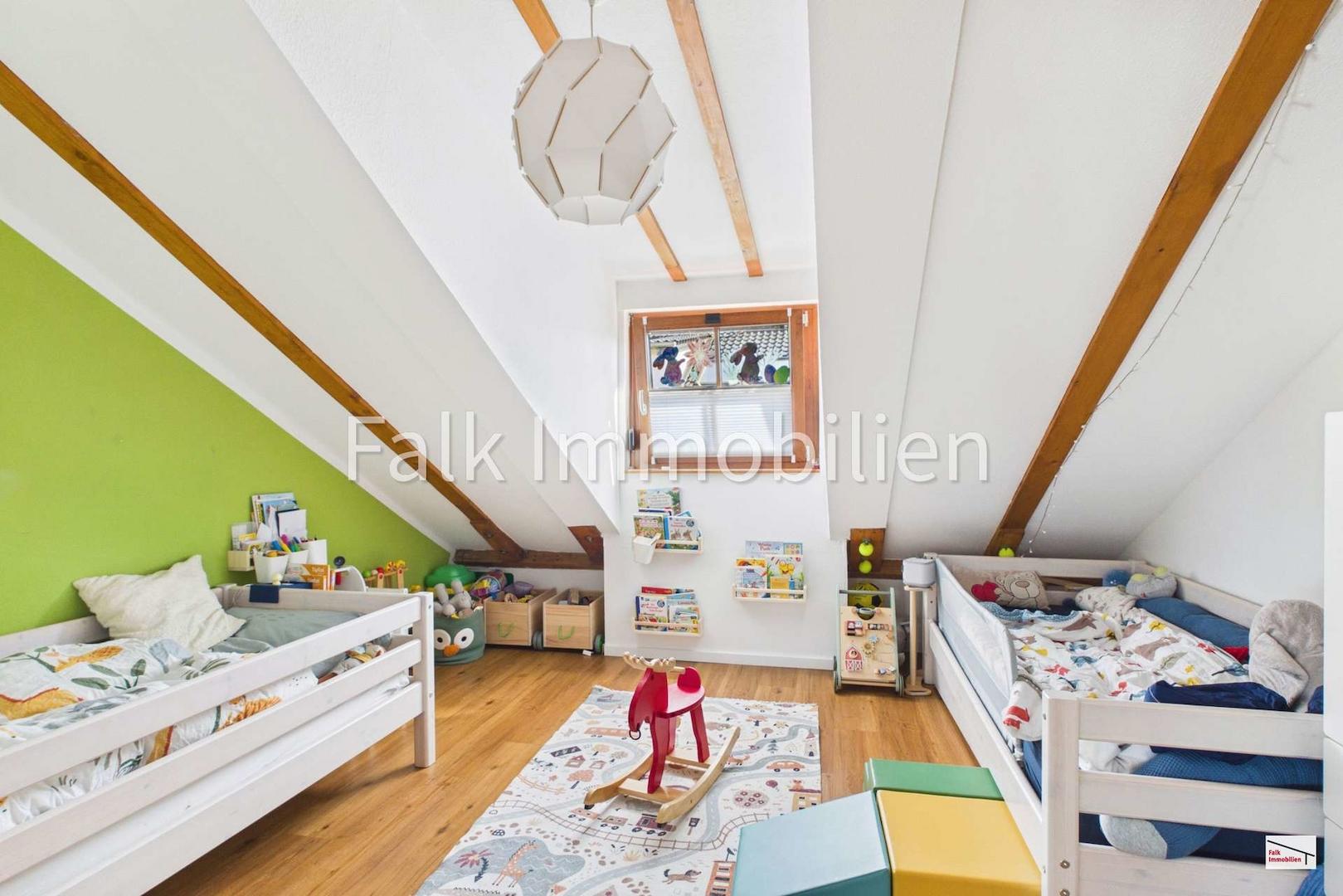 Kinder-/Arbeitszimmer
