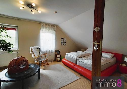 Geräumiges Schlafzimmer