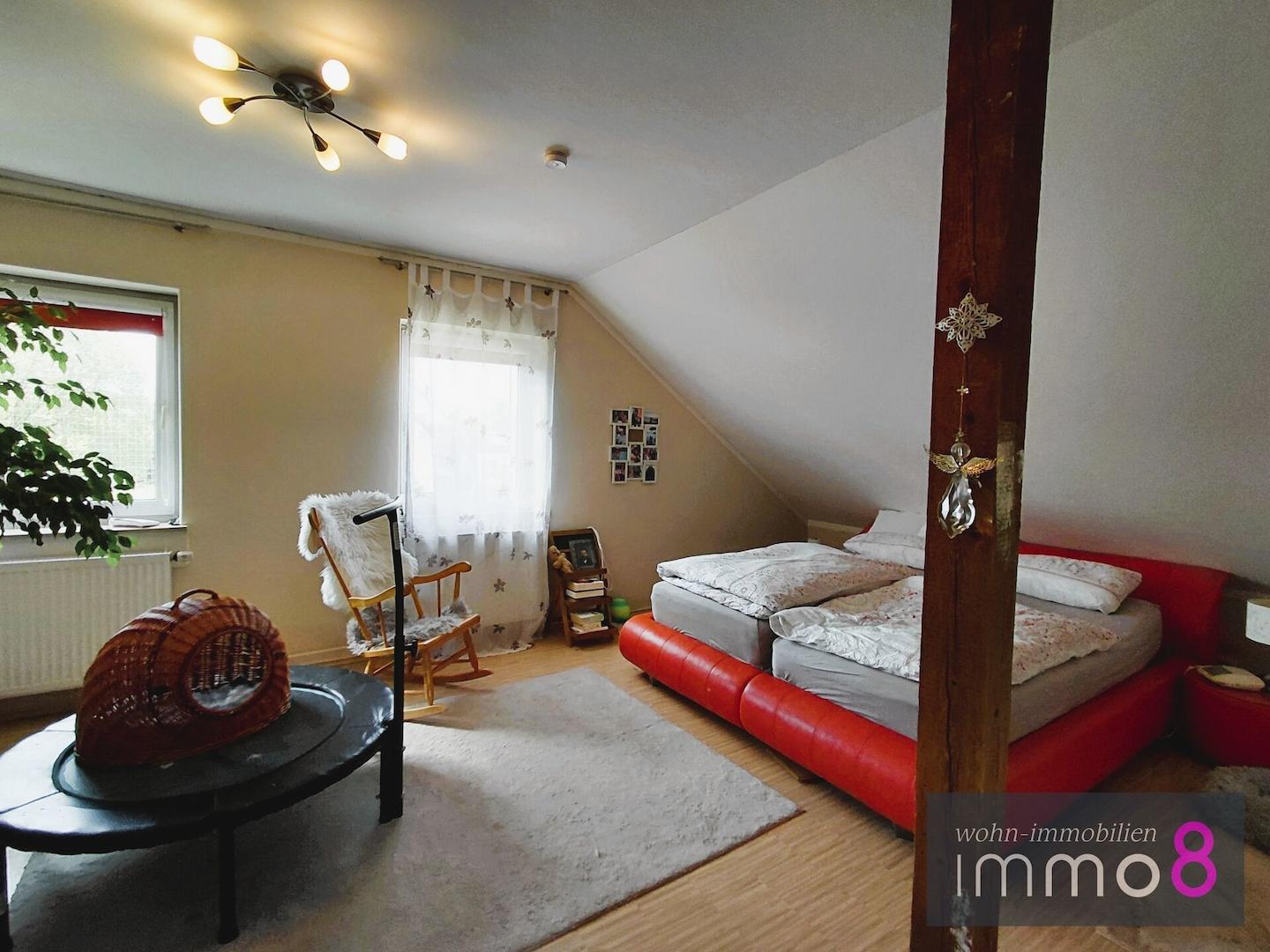 Geräumiges Schlafzimmer