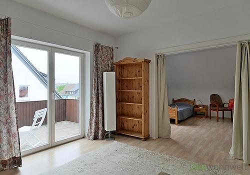 Blick vom Sofa zum Schlafzimmer