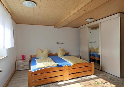 Blick ins Schlafzimmer