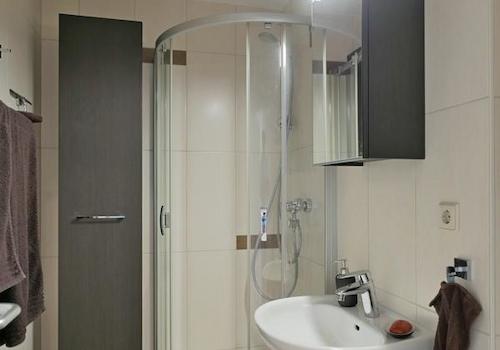 Dusche im Bad