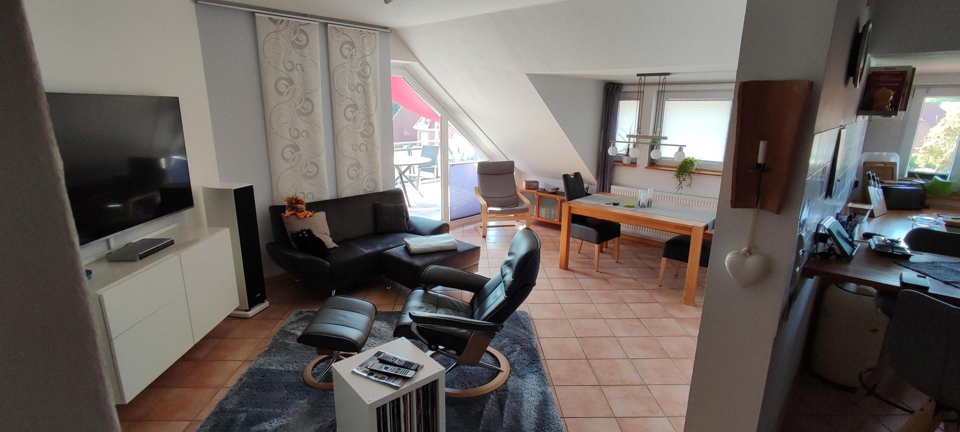 Blick ins Wohnzimmer vom Flur
