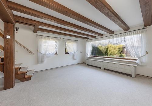 Wohnzimmer mit Grünblick