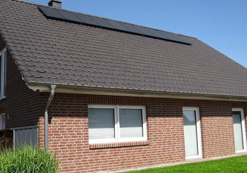 Seitenansicht zur Straße 