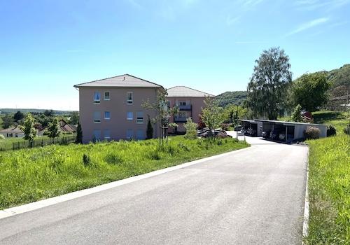 Zufahrtsstraße zur Wohnanlage