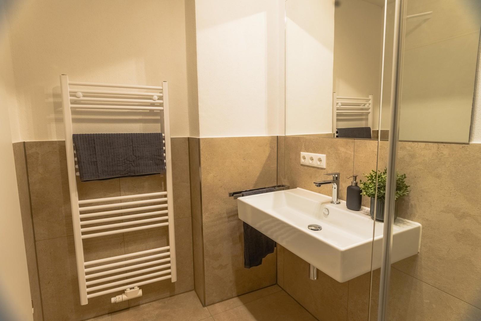 Badezimmer Ansicht 1