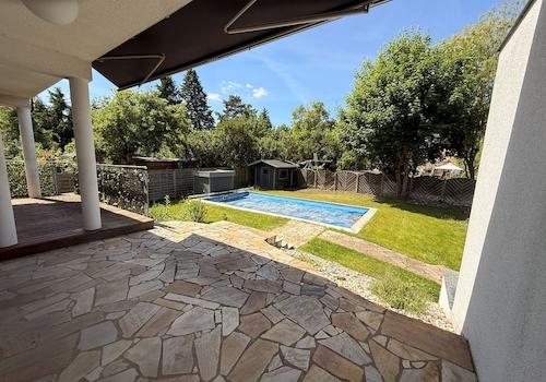 überdachte Terrasse am Haus