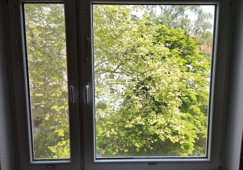 Schlafzimmer Fensterblick