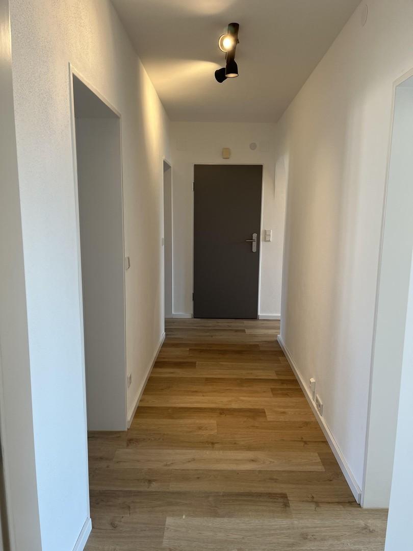 Gang - Blick Richtung Eingang